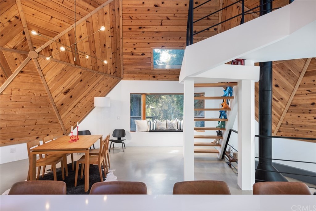 4935 San Jacinto Circle East Fallbrook, CA 92028 - Photo 11 of 53 a lobby with furniture and floor to ceiling windows