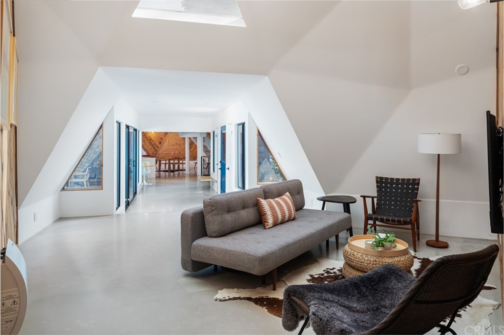 4935 San Jacinto Circle East Fallbrook, CA 92028 - Photo 17 of 53 a living room with furniture and a couch