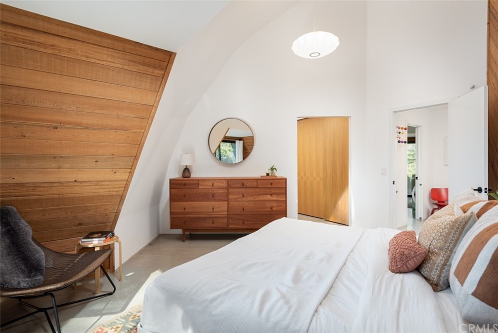 4935 San Jacinto Circle East Fallbrook, CA 92028 - Photo 19 of 53 a bedroom with a bed and a dresser