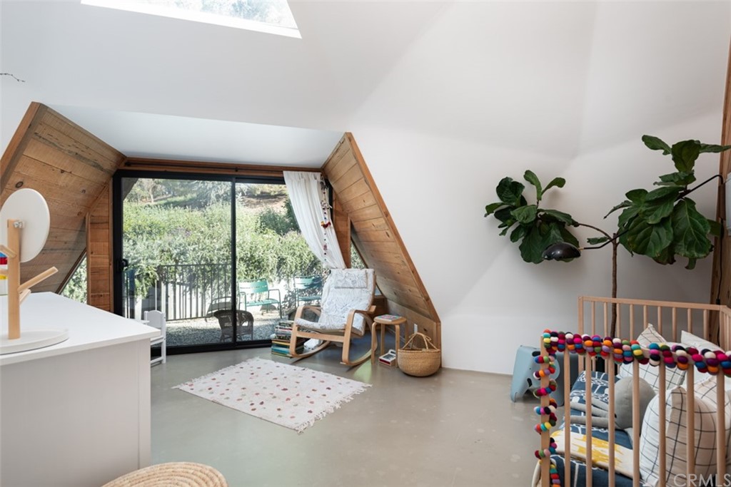 4935 San Jacinto Circle East Fallbrook, CA 92028 - Photo 23 of 53 a very nice looking room with a large window