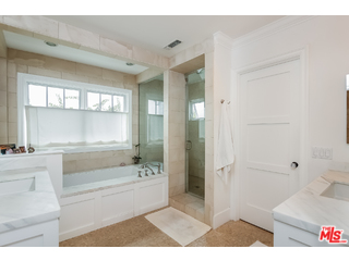 365 Broadway Costa Mesa, CA 92627 - Photo 21 of 37