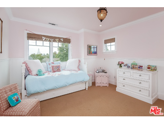 365 Broadway Costa Mesa, CA 92627 - Photo 25 of 37