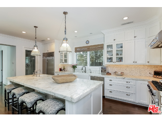 365 Broadway Costa Mesa, CA 92627 - Photo 7 of 37