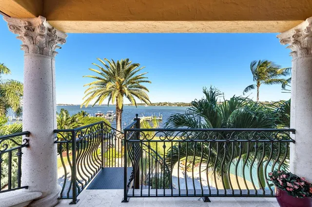 $10,500,000 | 4089 Southeast Old St Lucie Boulevard, Stuart, FL 34996