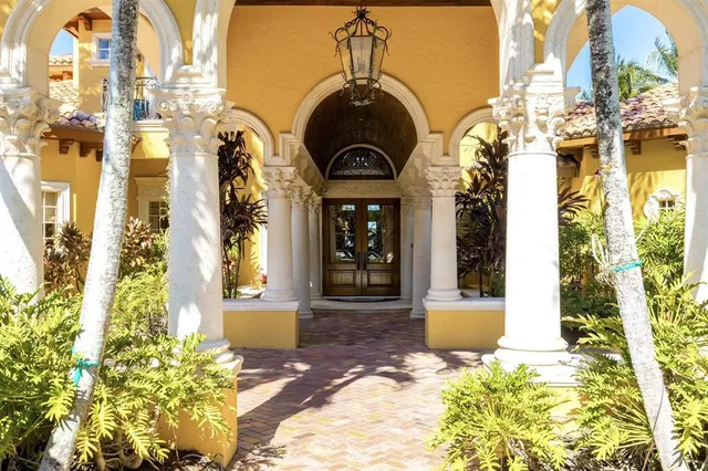 $10,500,000 | 4089 Southeast Old St Lucie Boulevard, Stuart, FL 34996