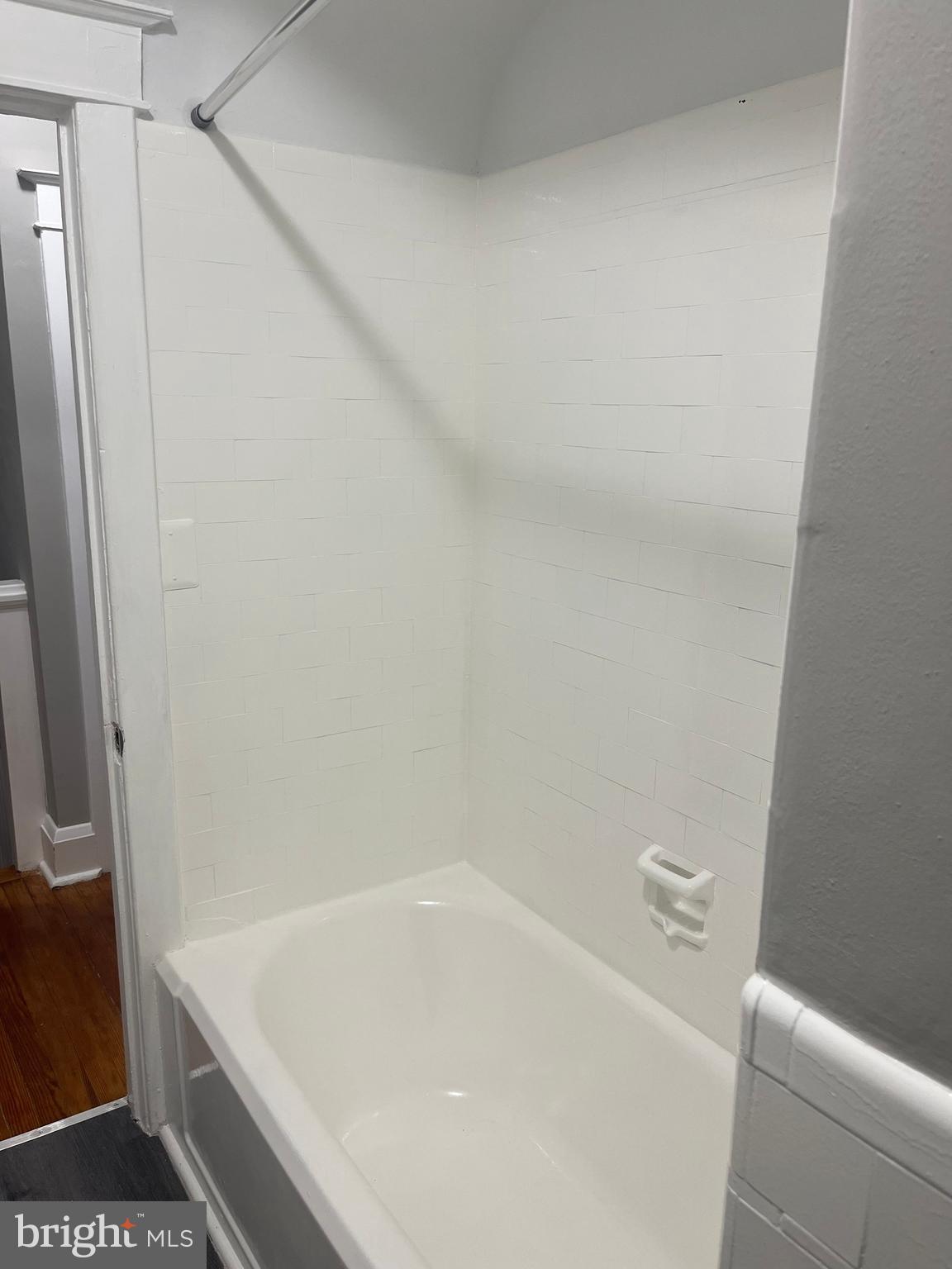 133 North Monastery Avenue Baltimore, MD 21229 - Photo 26 of 29 a bathroom with a bathtub