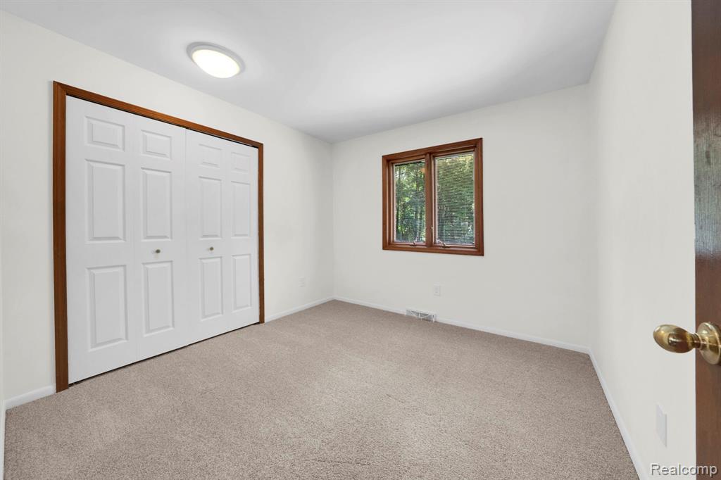 940 West Predmore Road Oakland, MI 48363 - Photo 29 of 60