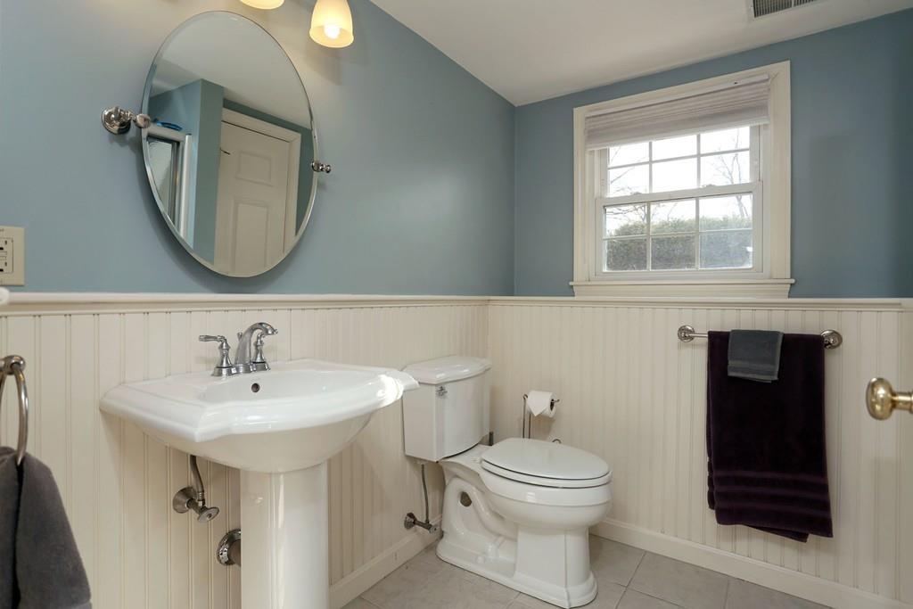 22 Meadow Road Medway, MA 02053 - Photo 7 of 25 Gallery Image 7