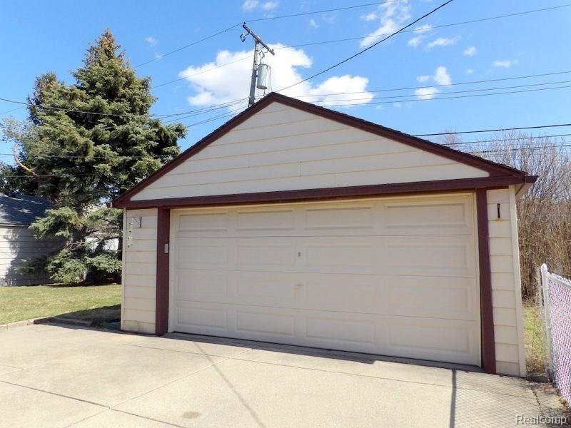 1175 Walnut Street Dearborn, MI 48124 - Photo 4 of 36