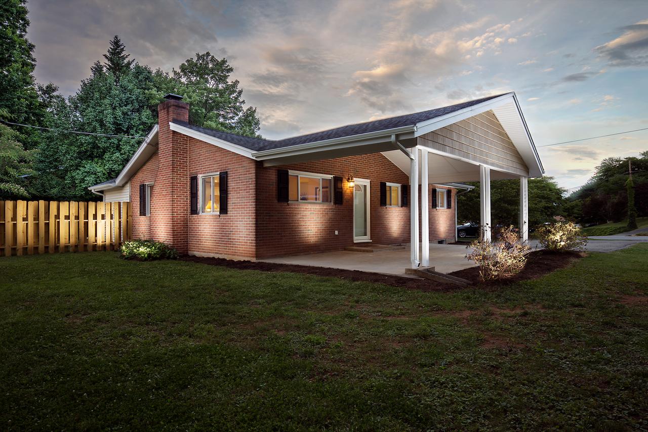 5353 Grandin Rd Extension Roanoke, VA 24018 - Photo 1 of 25 FRONT