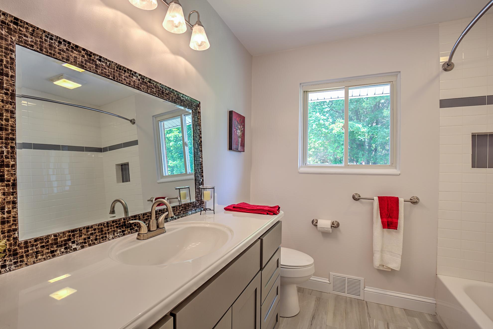 5353 Grandin Rd Extension Roanoke, VA 24018 - Photo 16 of 25 Bathroom 1
