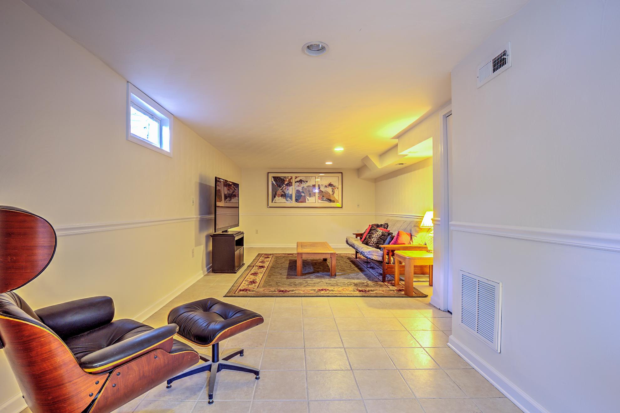 5353 Grandin Rd Extension Roanoke, VA 24018 - Photo 21 of 25 Family Room