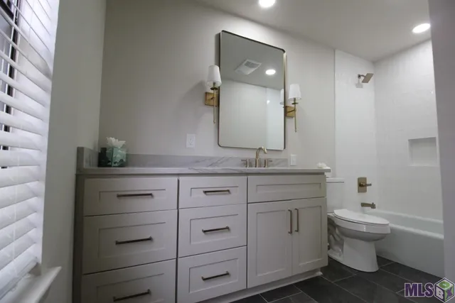 $2,300 | 10111 Jefferson Highway, Baton Rouge, LA 70809