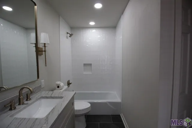 $2,300 | 10111 Jefferson Highway, Baton Rouge, LA 70809