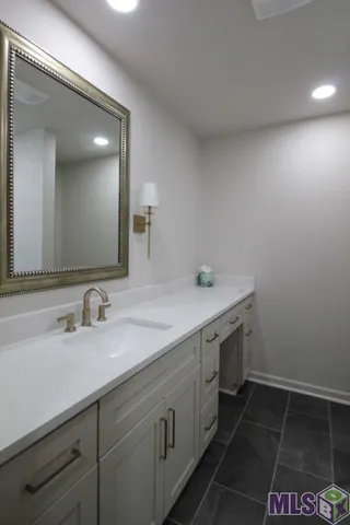 $2,300 | 10111 Jefferson Highway, Baton Rouge, LA 70809