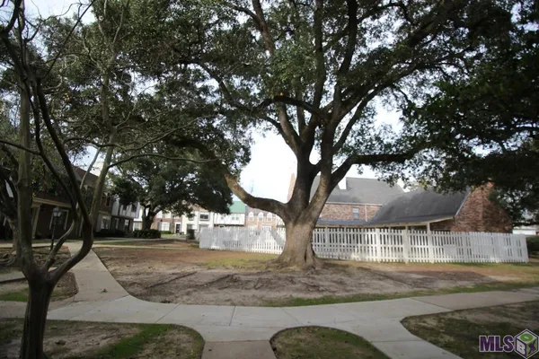 $2,200 | 10111 Jefferson Highway, Baton Rouge, LA 70809