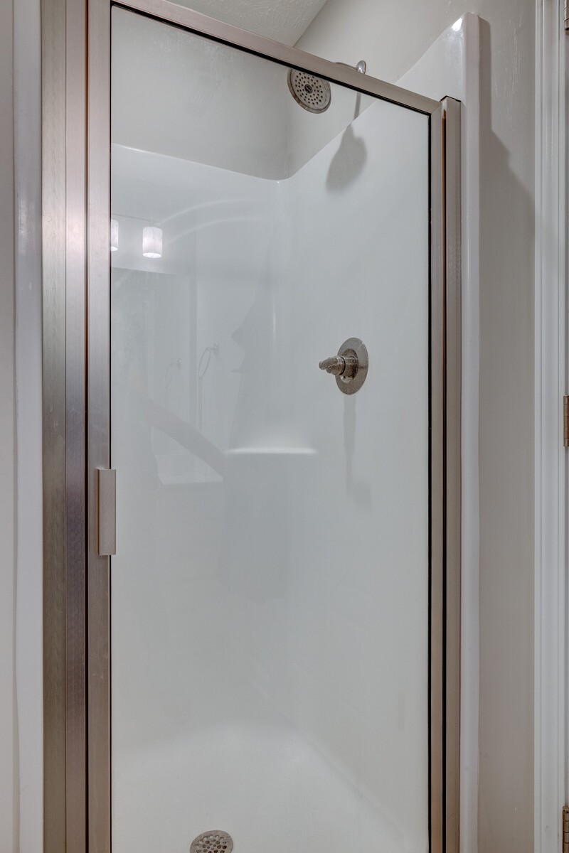 3406 Learning Lane Murfreesboro, TN 37128 - Photo 18 of 32 a bathroom with a shower