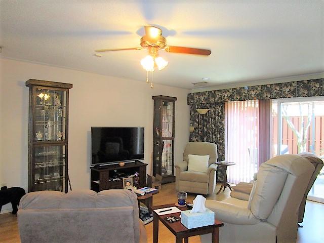 7 Andre Michaux Road Santee, SC 29142 - Photo 3 of 13 Spacious Family Room