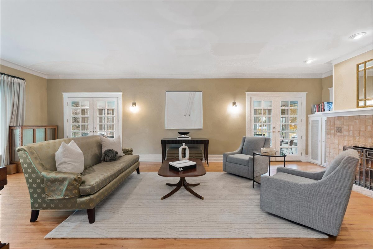 417 Abbotsford Road Kenilworth, IL 60043 - Photo 11 of 60 Gallery Image 11