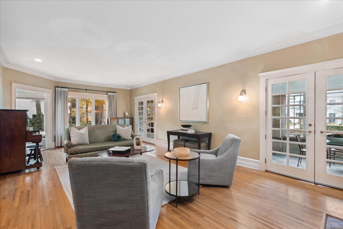 417 Abbotsford Road Kenilworth, IL 60043 - Photo 13 of 60 Gallery Image 13