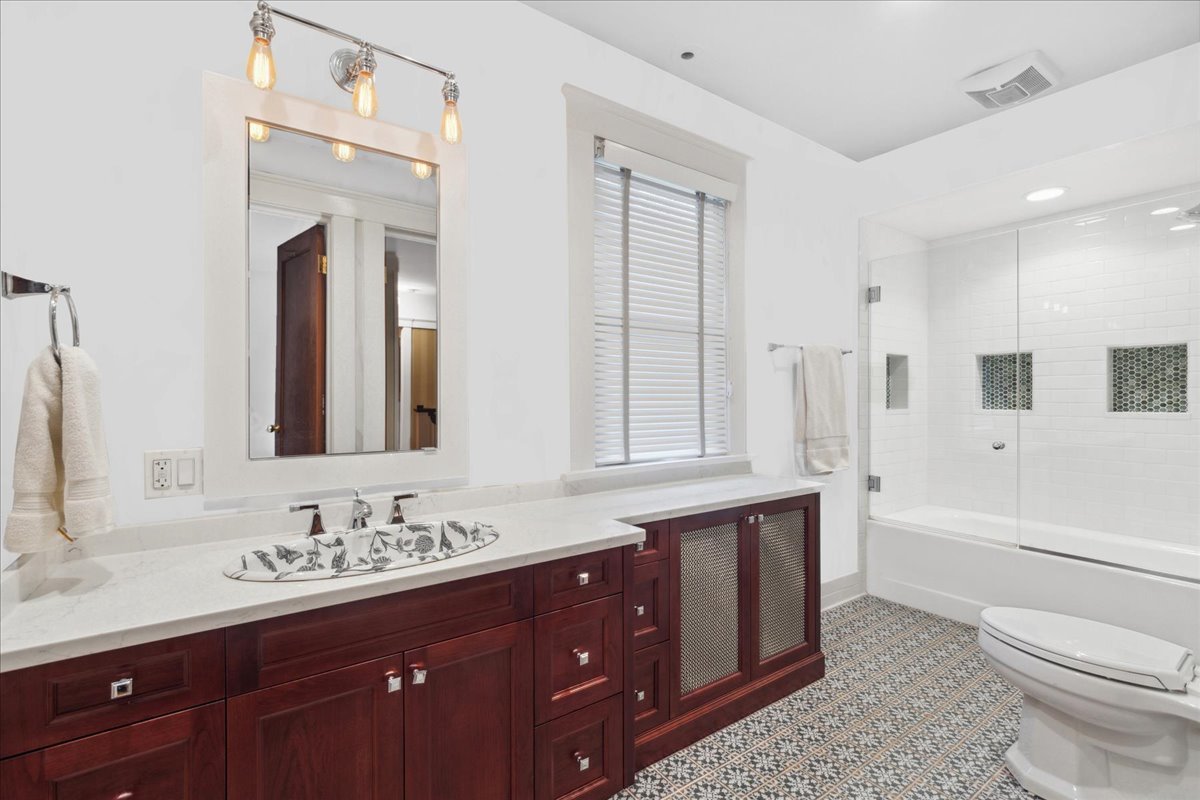 417 Abbotsford Road Kenilworth, IL 60043 - Photo 37 of 60 Gallery Image 37