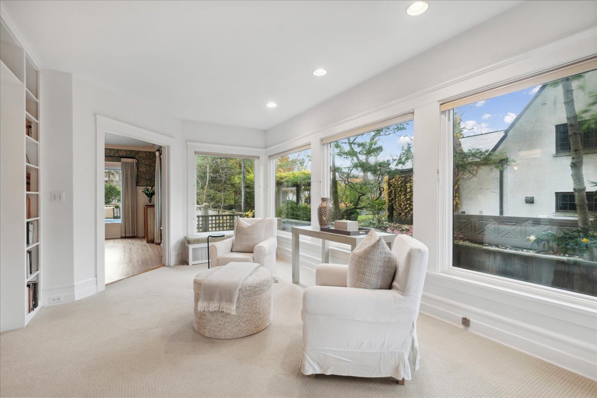 417 Abbotsford Road Kenilworth, IL 60043 - Photo 8 of 60 Gallery Image 8