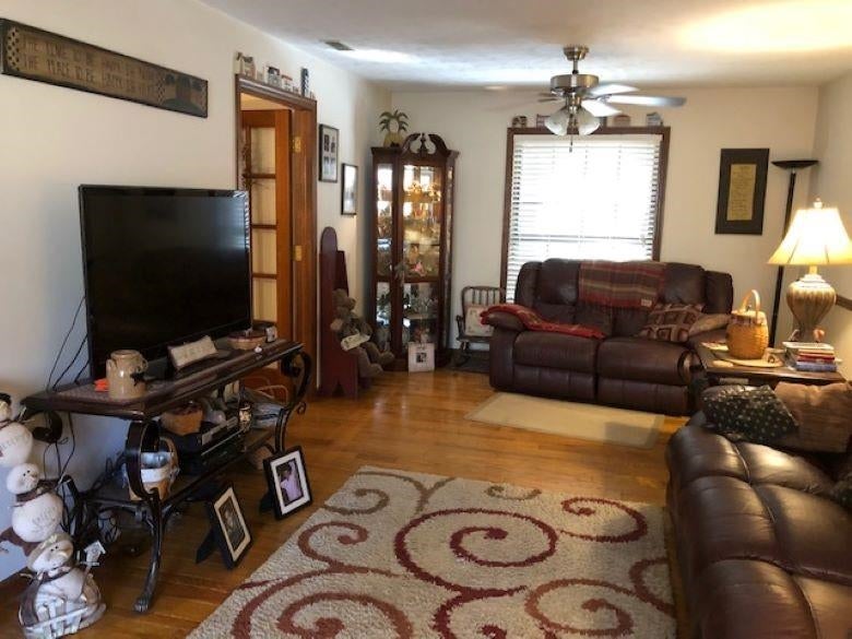 1601 Newmans Branch Road Milton, WV 25541 - Photo 14 of 31 Gallery Image 14
