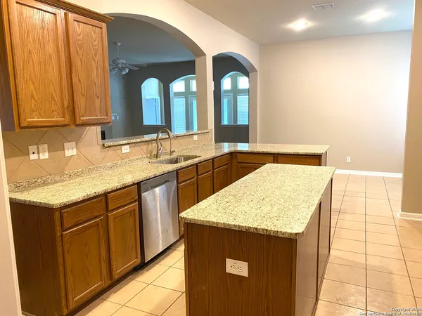 $2,250 | 226 Maidstone Cove, Cibolo, TX 78108