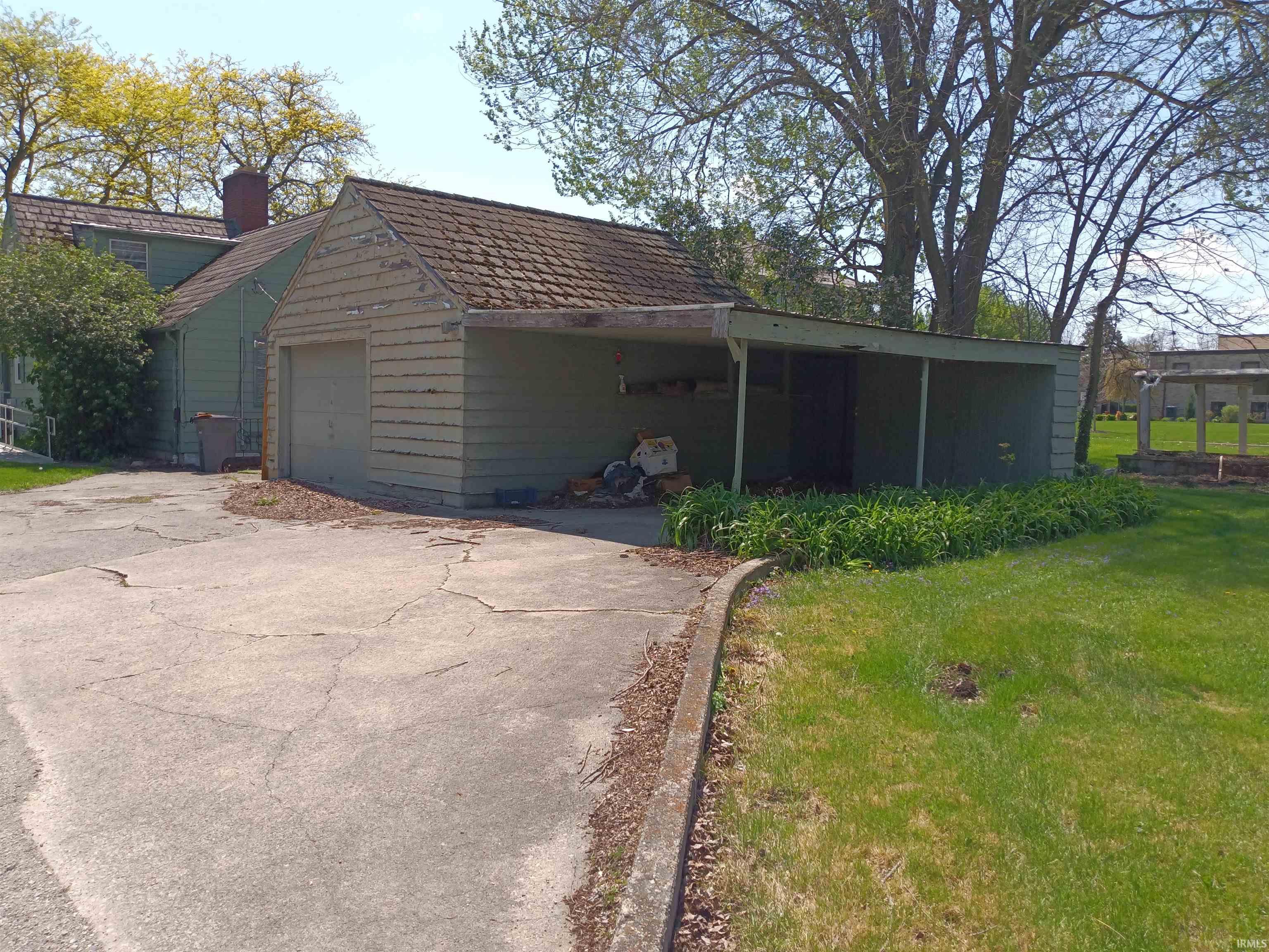 916 West Monroe Street Decatur, IN 46733 - Photo 2 of 18