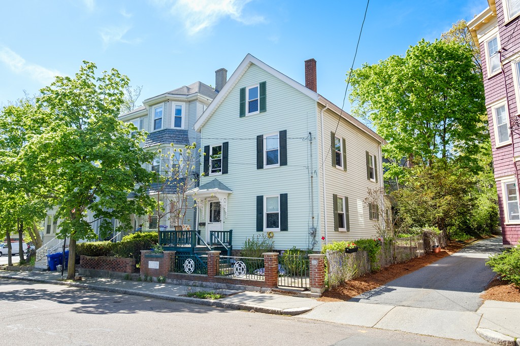 10 Rice Street Brookline, MA 02445 - Photo 1 of 20 Gallery Image 1