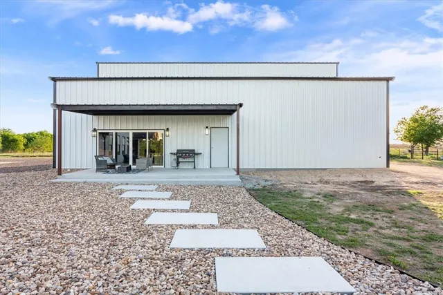 $1,990,000 | 688 Pleasant Run Road, Crawford, TX 76638