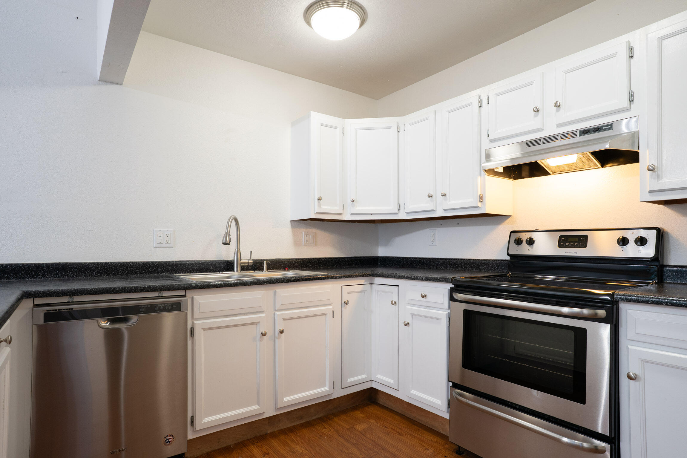 218 Pinewood Lane, Unit D6 Ketchum, ID 83340 - Photo 10 of 18 Kitchen 2