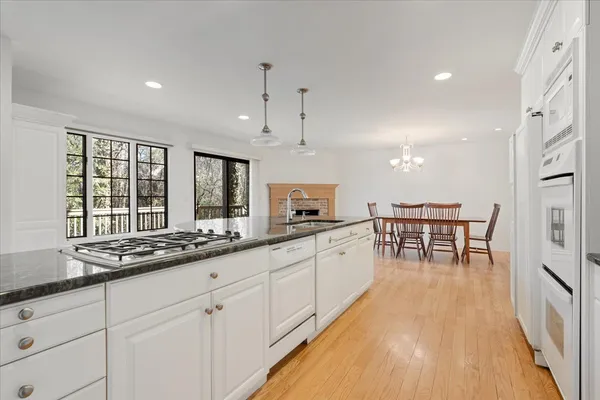 $675,000 | 1076 Larkspur Lane, Darien, IL 60561
