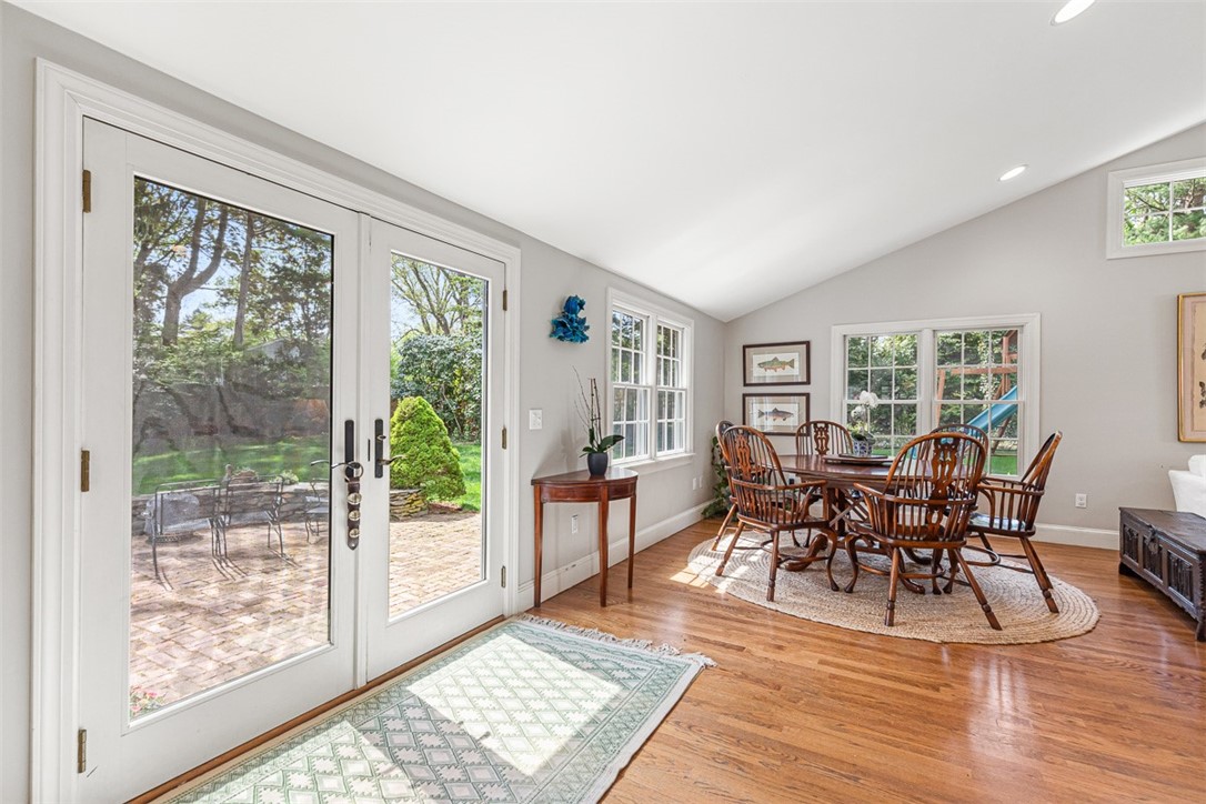 11 Harbour Road Barrington, RI 02806 - Photo 20 of 40 Large great room opens to patio and backyard