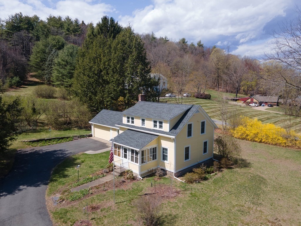 890 Bernardston Road Greenfield, MA 01301 - Photo 3 of 37 Gallery Image 3
