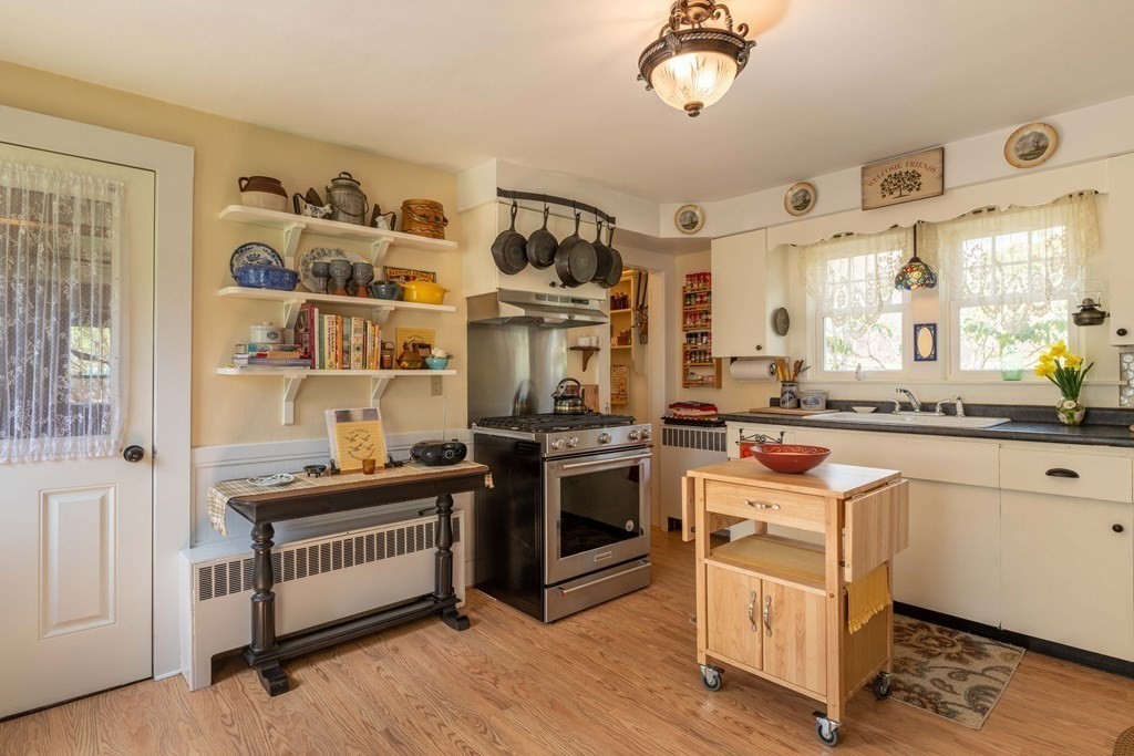 890 Bernardston Road Greenfield, MA 01301 - Photo 4 of 37 Gallery Image 4