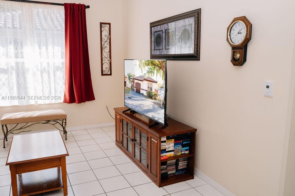 16158 Southwest 68th Terrace Miami, FL 33193 - Photo 17 of 56 Gallery Image 17