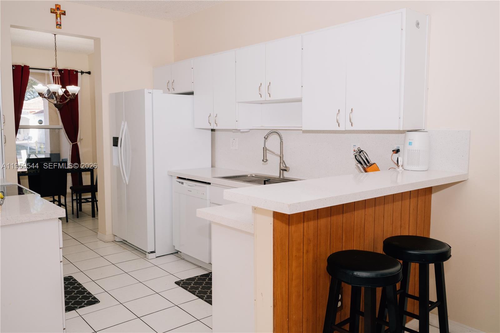 16158 Southwest 68th Terrace Miami, FL 33193 - Photo 10 of 56 Gallery Image 10