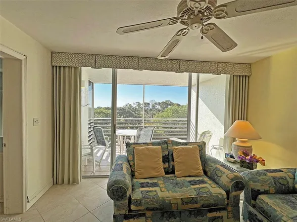 $2,300 | 15191 Cedarwood Lane, Unit 2602, Naples, FL 34110