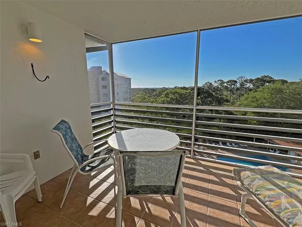 $2,300 | 15191 Cedarwood Lane, Unit 2602, Naples, FL 34110