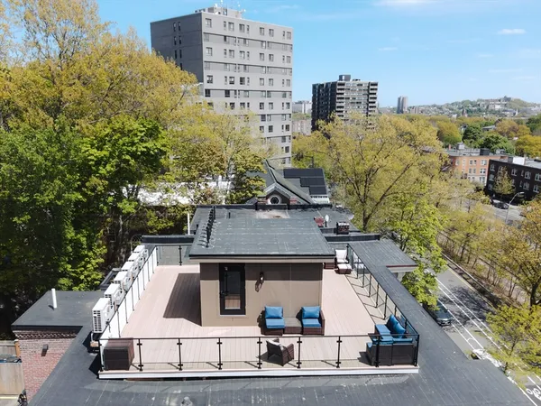 $7,295 | 1580 Beacon Street, Unit 300, Brookline, MA 02446
