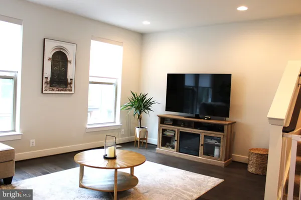 $785,000 | 5040 Oakmoore Drive, Rockville, MD 20852