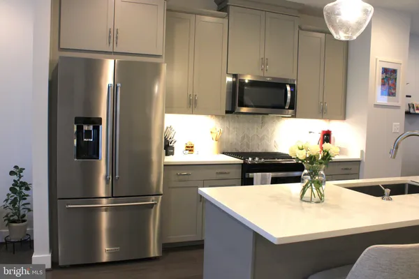 $785,000 | 5040 Oakmoore Drive, Rockville, MD 20852