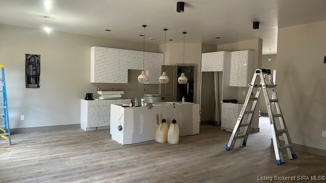 7725 Greenbrier Road Northeast Georgetown, IN 47122 - Photo 2 of 16 Great room/kitchen