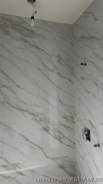 7725 Greenbrier Road Northeast Georgetown, IN 47122 - Photo 8 of 16 2nd Floor bath