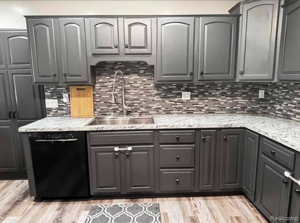 3835 North Graham Road Freeland, MI 48623 - Photo 8 of 30