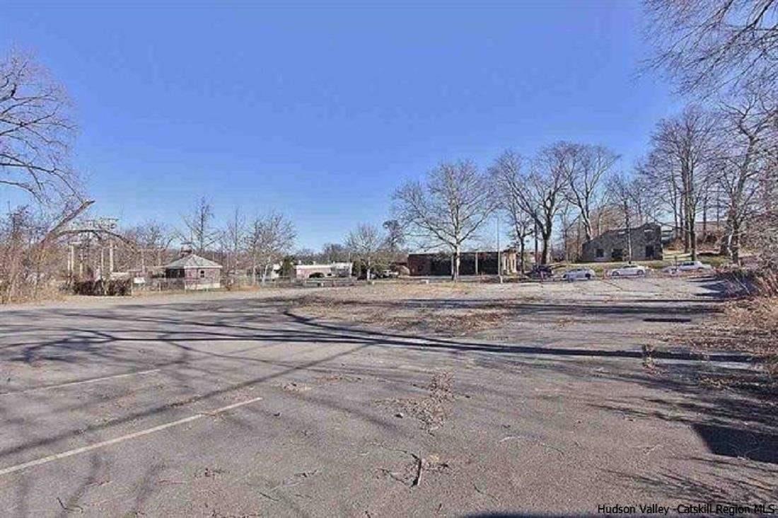 25 Frog Alley, Kingston, NY 12401 Compass