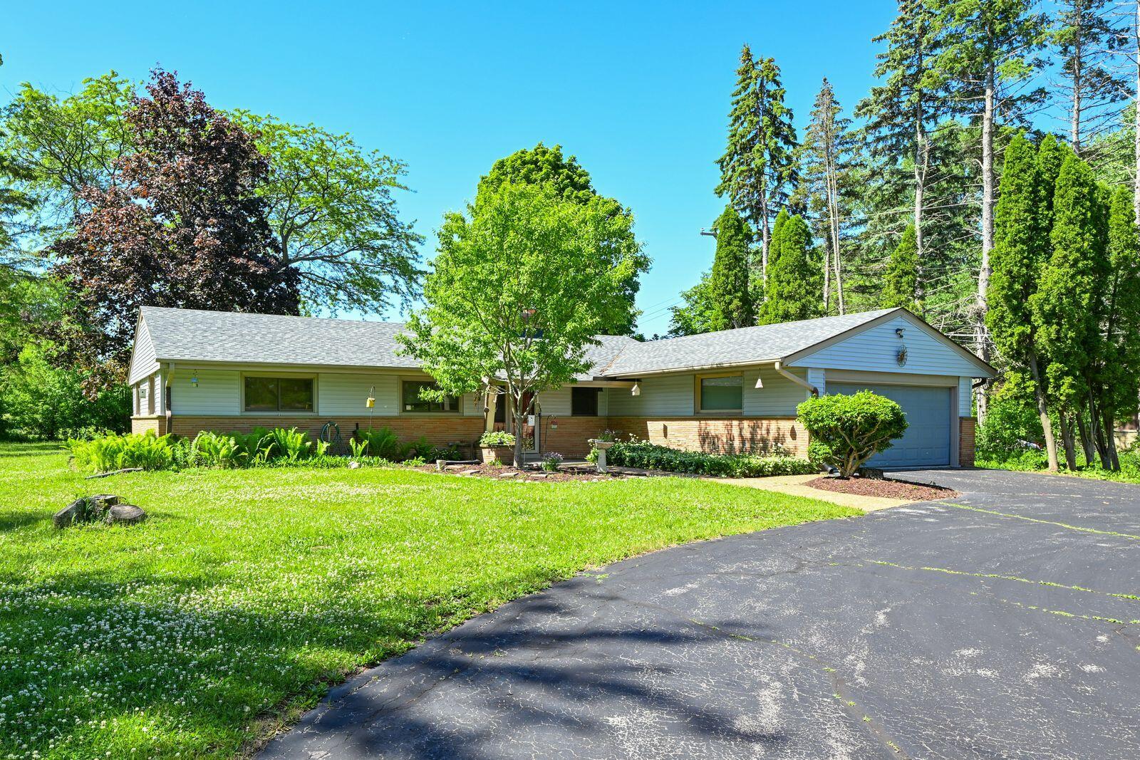 611 West Mequon Road Mequon, WI 53092 - Photo 8 of 36 4