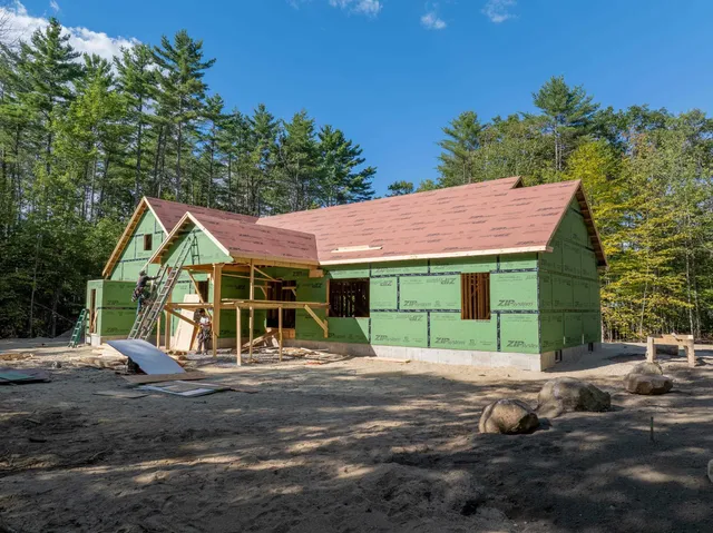 $899,000 | 70 Hatch Corner Road, Meredith, NH 03253