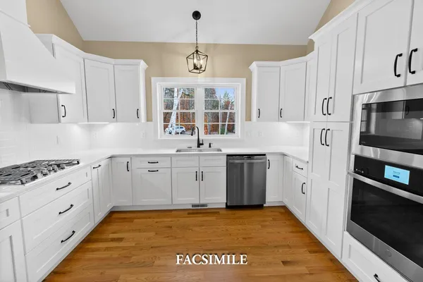 $899,000 | 70 Hatch Corner Road, Meredith, NH 03253